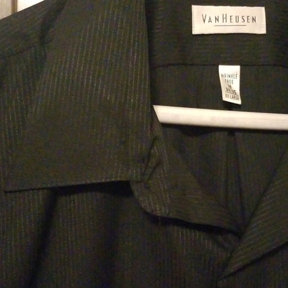 Van Heusen Dress Shirt - Picture 3 of 3